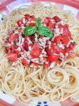 Super garlicky Chili Lemon Pasta - vegan & and the perfect quick summer dinner