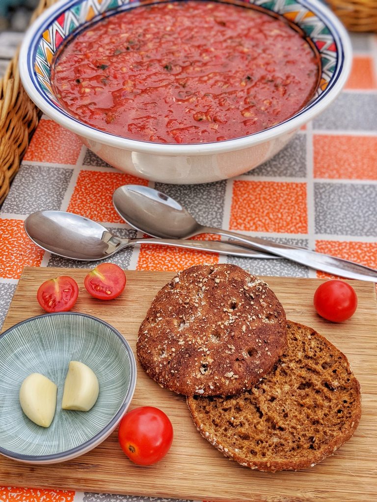 Easy & refreshing summer gazpacho - vegan & gluten-free