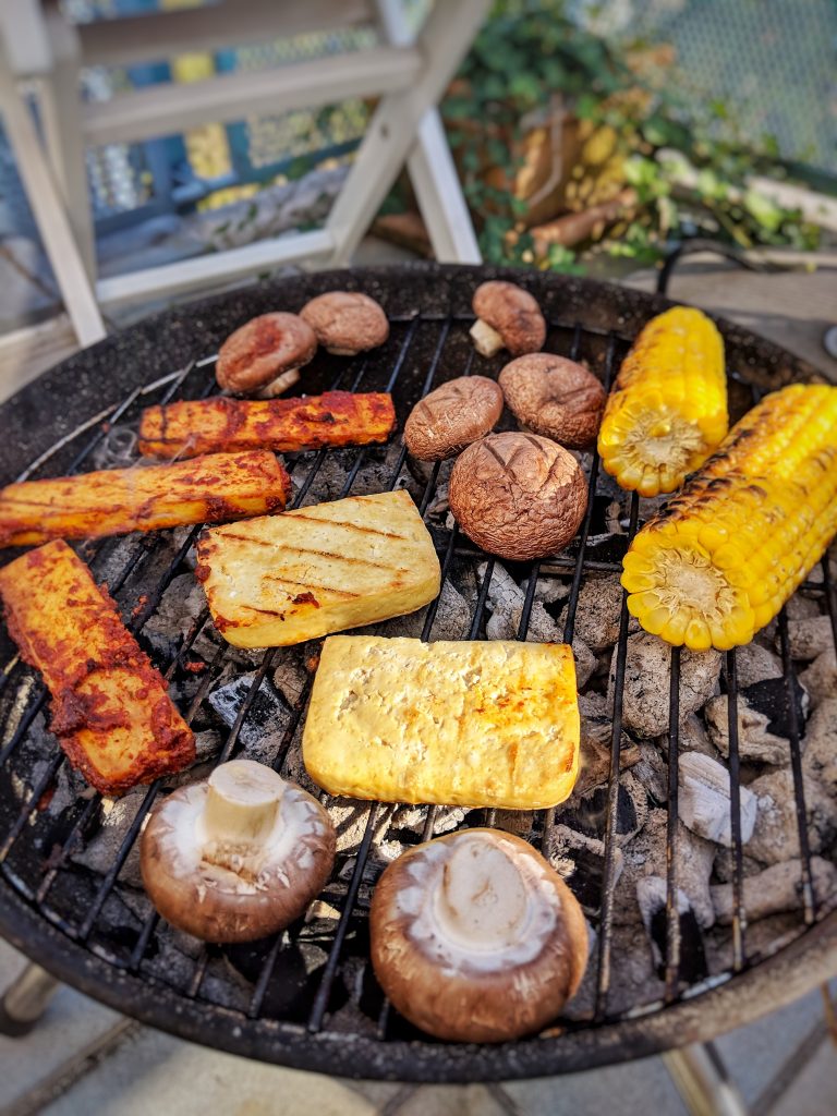 Sweet & smoky BBQ tofu - vegan & gluten free