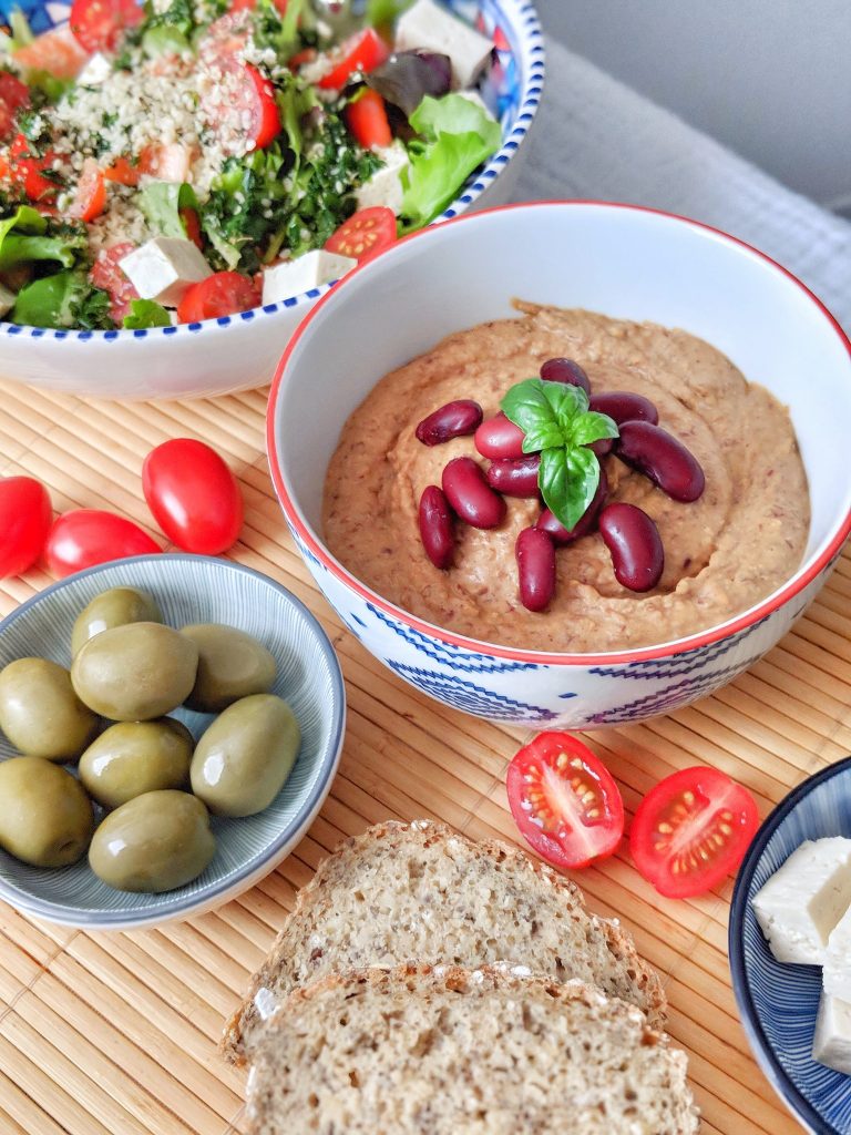 Garlicky Kidney Cinnamon Hummus