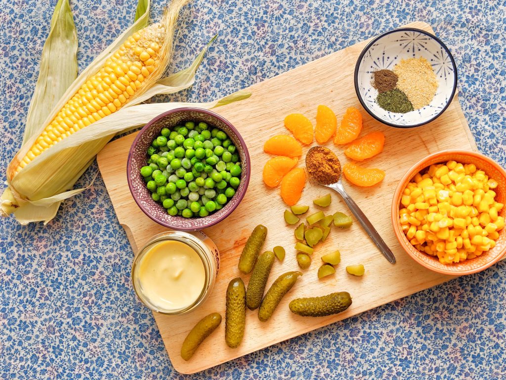 Corn, Pea & Tangerine Pasta Salad - vegan, quick & easy! The perfect summer salad 💚