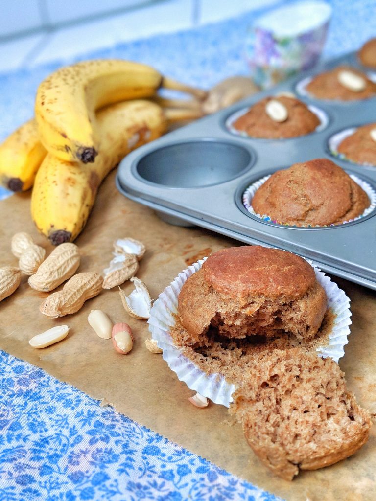 banana-peanutbutter-muffins – vegan, oil-free & naturally sweetened