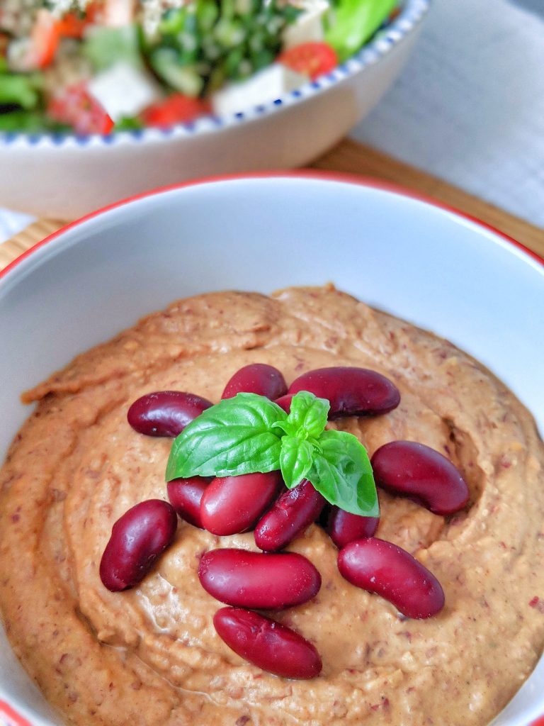 Garlicky Kidney Cinnamon Hummus - vegan, oil-free & gluten-free